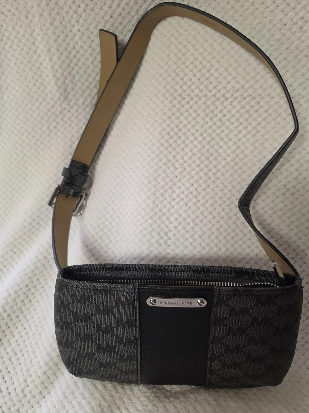 ✨ Michael Kors Signature MK Logo Belt Bag / Fanny Pack - Black/Grey Very Good
